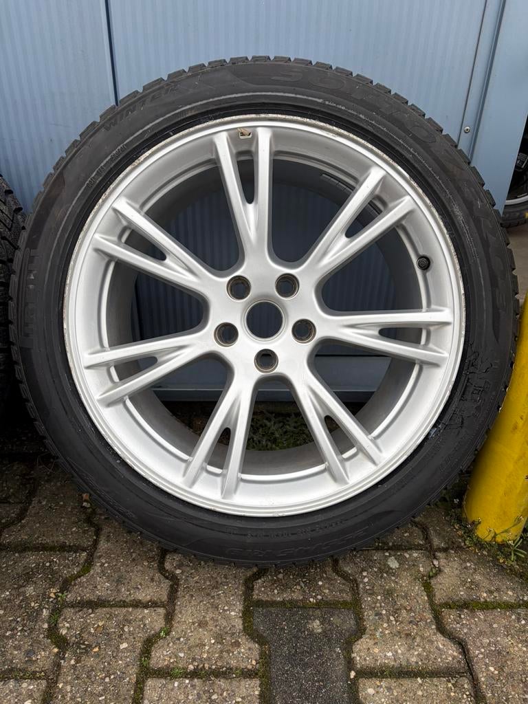 19” Originele Tesla Model Y Velgen + Nieuwe Winterbanden, Auto-onderdelen, Banden en Velgen, 19 inch, 255 mm, Banden en Velgen