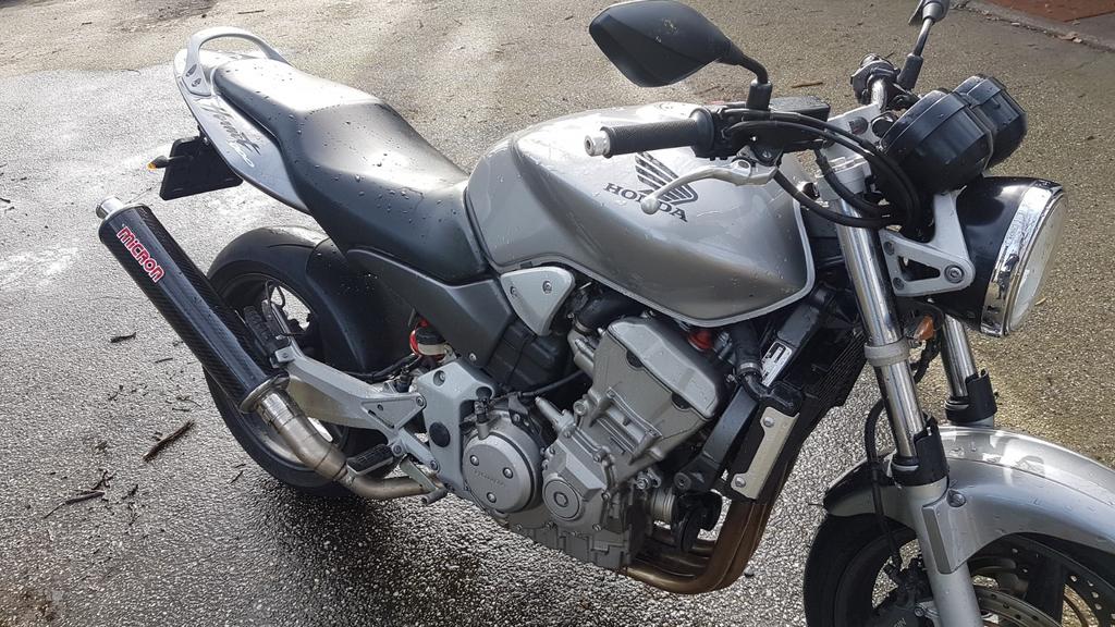 Honda Hornet 900.bj 2002,35dkm grotebeurt gehad,rijdt nieuw., Motoren, Particulier
