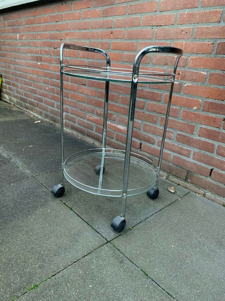 Verrijdbaar tafeltje van chroom met glazen platen, Ophalen of Verzenden, Gebruikt, Rond, Metaal of Aluminium