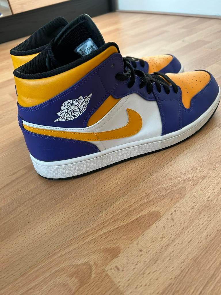 Jordan 1 Mid LA Lakers Maat 47,5, Kleding | Heren, Schoenen, Ophalen of Verzenden, Zo goed als nieuw