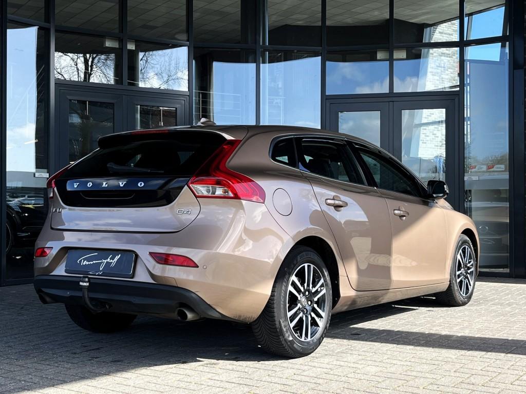 Volvo V40 2.0 D4 SUMMUM BNS - ORG. NL. - TREKH., Euro 5, Gebruikt, 4 cilinders, Leder