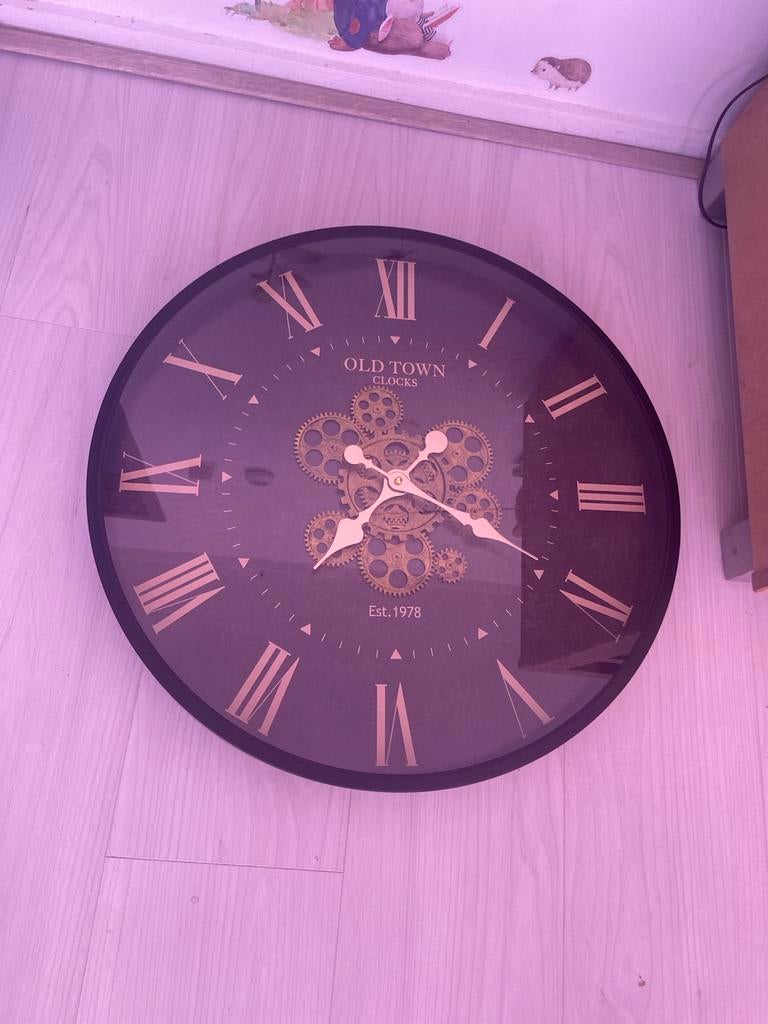 Old Town Clocks wandklok met tandwielen, Ophalen of Verzenden, Gebruikt, Analoog, Wandklok