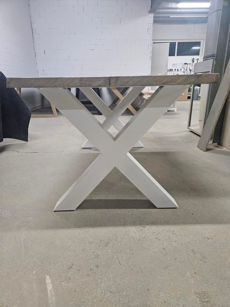 Showroom massief eiken tafel 180x88 - witte X-poten, Info@maasinterieurs.nl, 5272PA, bedrijvenweg 23 in Sint-Michielsgestel, Eikenhout