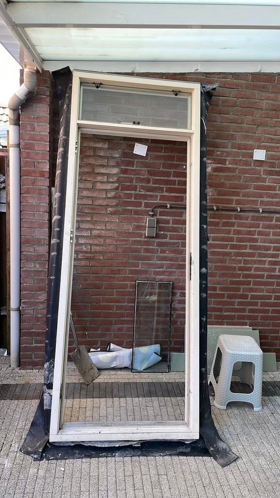 Kozijn met glas boven raam inclusief klein dubbelgla raampje, Doe-het-zelf en Verbouw, Kozijnen en Schuifpuien, Ophalen, Zo goed als nieuw
