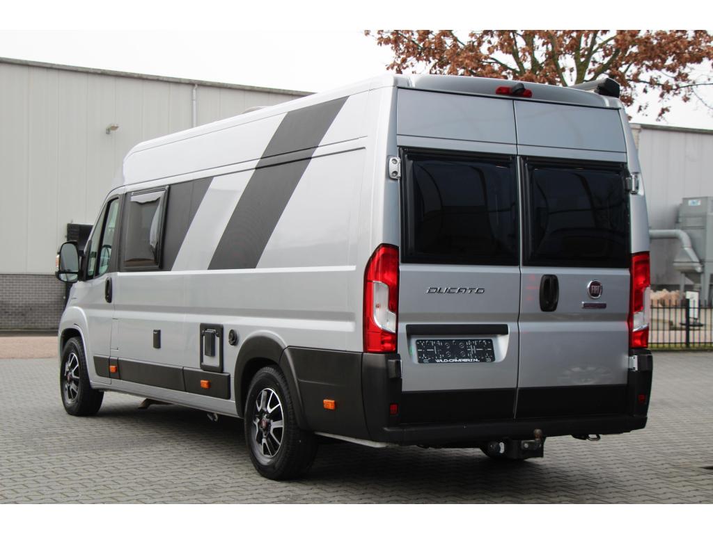 Adria Sun Living V65SL - 160PK AUT - ENKELE BEDDEN, Caravans en Kamperen, Automaat, Chemisch toilet, Buscamper of Camperbus, Fiat