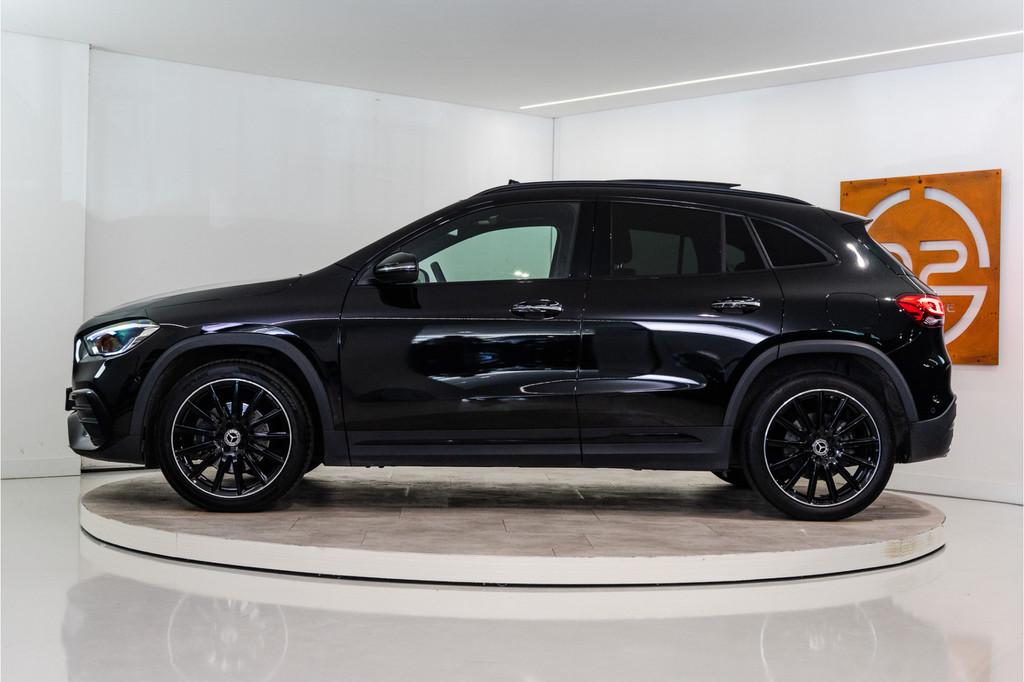 Mercedes-Benz GLA 250 e AMG 218PK | Pano | Sfeer | Carbon |, 12 maanden, 77 km/l, 4 cilinders, Zwart