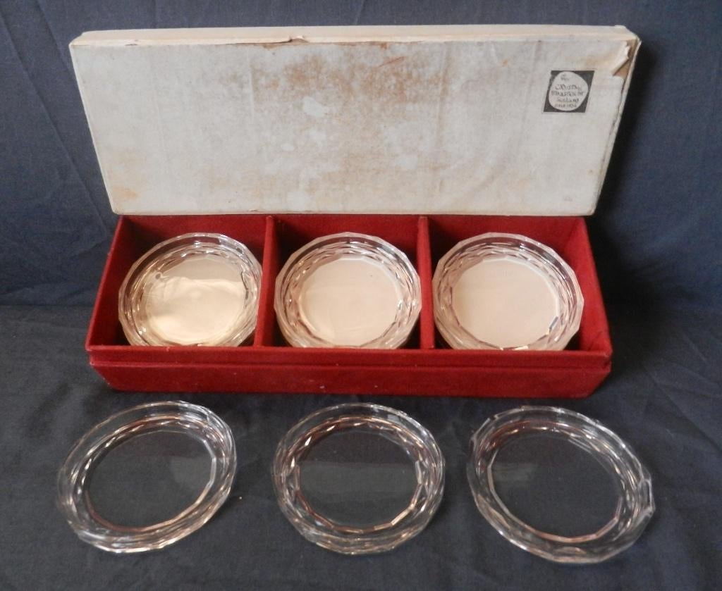 Doos met 12 glazen onderzetters / coasters Maastricht d. 8,6, Antiek en Kunst, Antiek | Glas en Kristal, Ophalen of Verzenden