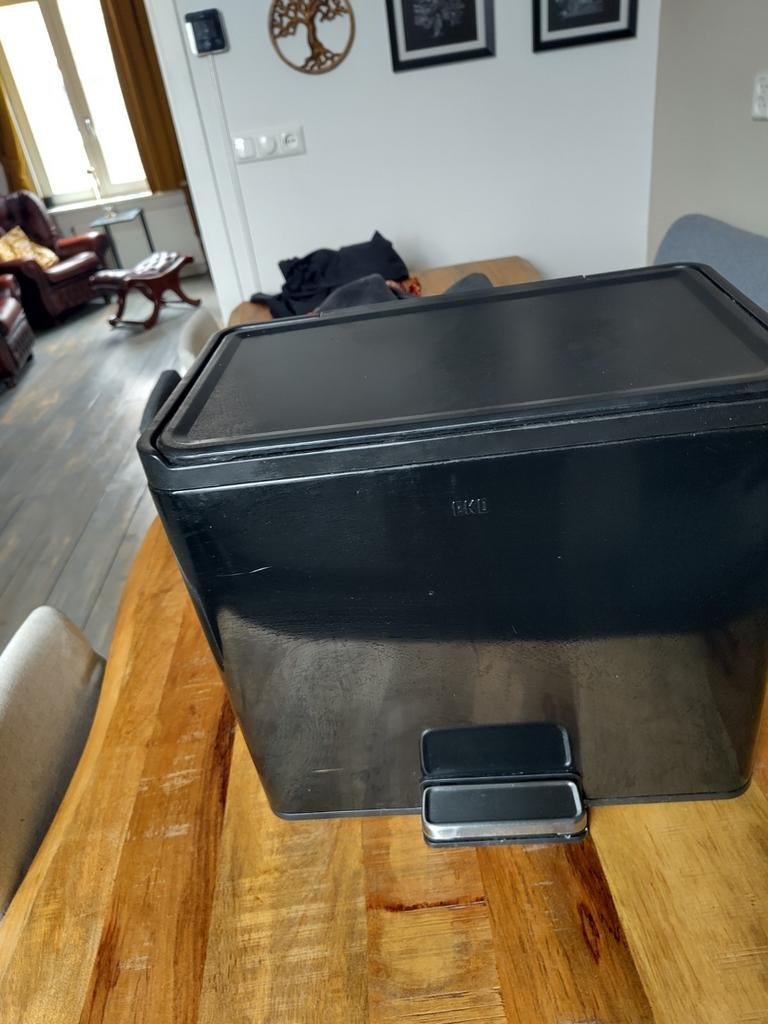 EKO pedaalemmer afvalscheiding 3 vaks 30L – zwart, Ophalen of Verzenden, Gebruikt, Kunststof, Minder dan 50 cm