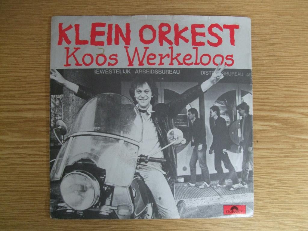 KLEIN ORKEST     KOOS WERKELOOS / DE LAARZEN, Cd's en Dvd's, Vinyl Singles, Zo goed als nieuw, Single, Nederlandstalig, 7 inch