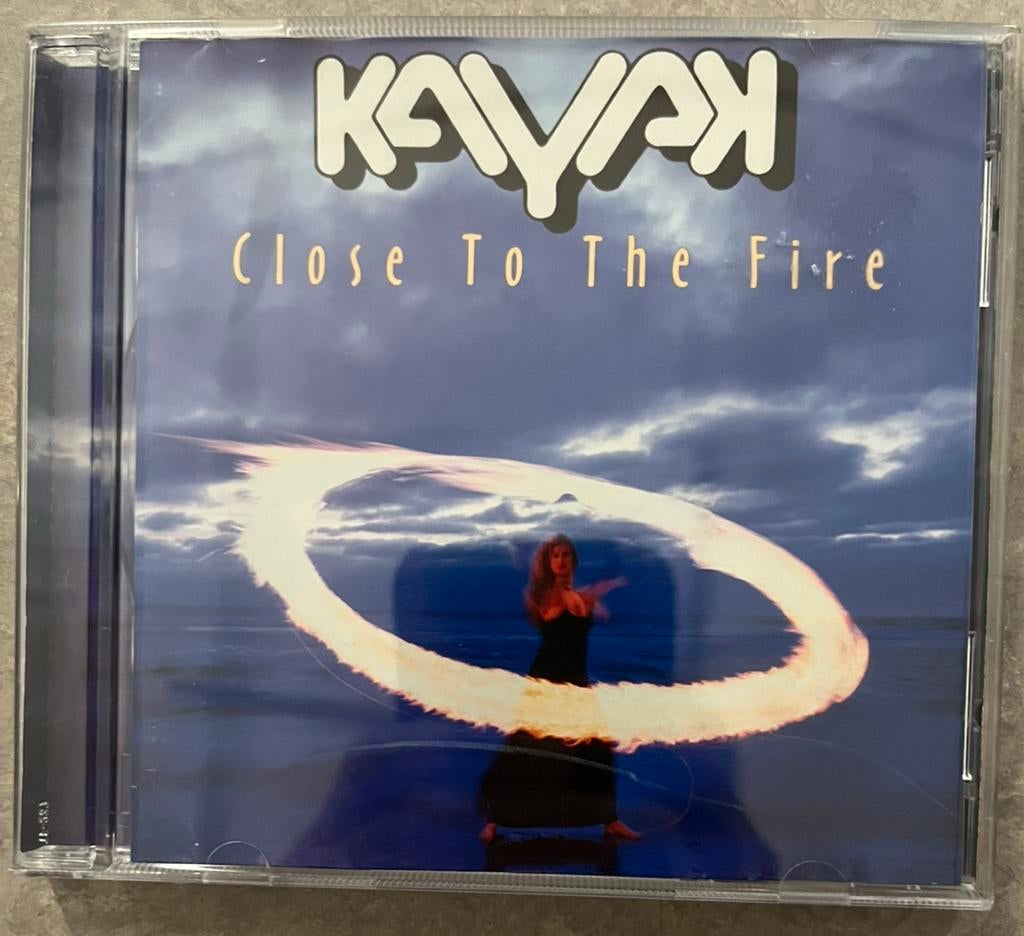 Kayak - Close To The Fire (cd progrock NL), Ophalen of Verzenden, Zo goed als nieuw, Progressive