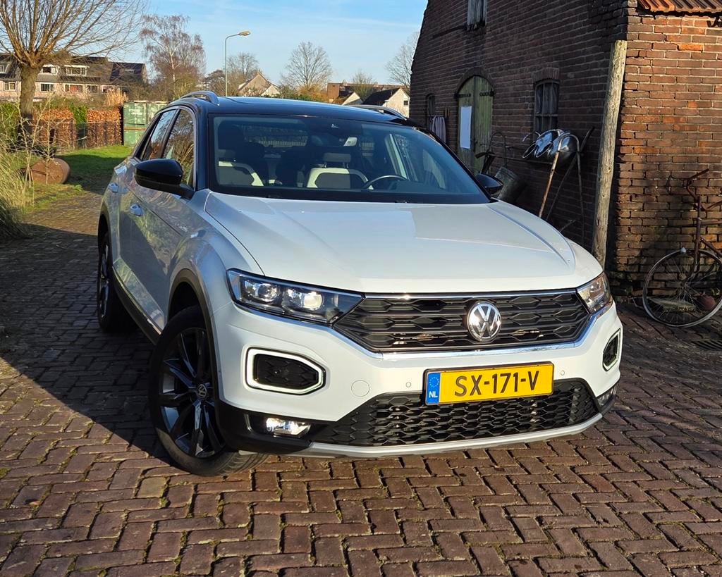 Volkswagen T-Roc 2.0 TSI 4Motion Sport DSG PANO TREKHAAK, Auto's, Volkswagen, Automaat, 1984 cc, Leder en Stof, Wit