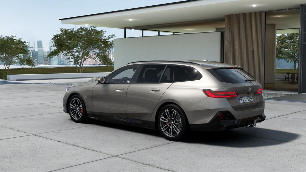 BMW 5 Serie Touring 530e Automaat / Panoramadak / Bowers & W, Automaat, 1998 cc, Achterwielaandrijving, 4 cilinders