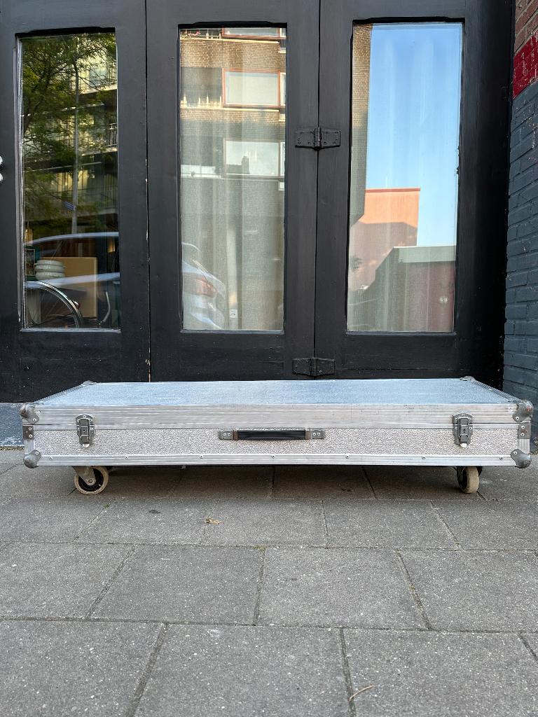 SALE: vintage flightcase, salontafel, aluminium en op wielen, Ophalen, Minder dan 50 cm, Gebruikt, 100 tot 150 cm