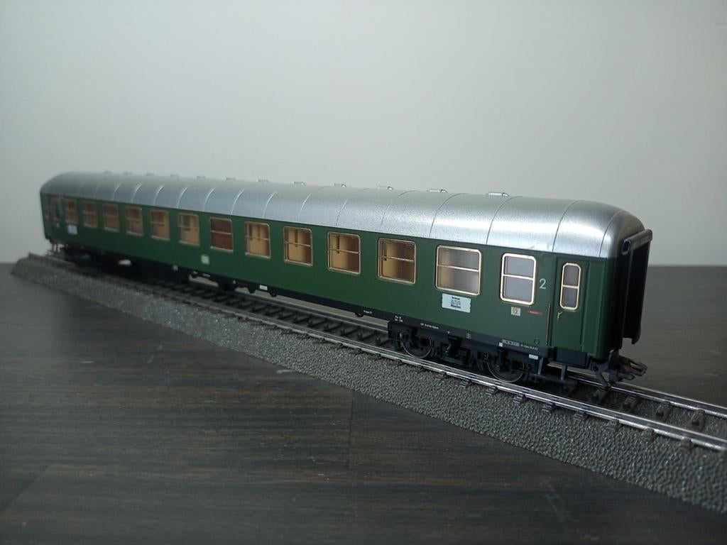 Marklin 43920 - Express train pass. car 2nd class (DB)., Hobby en Vrije tijd, Modeltreinen | H0, Wisselstroom, Ophalen of Verzenden