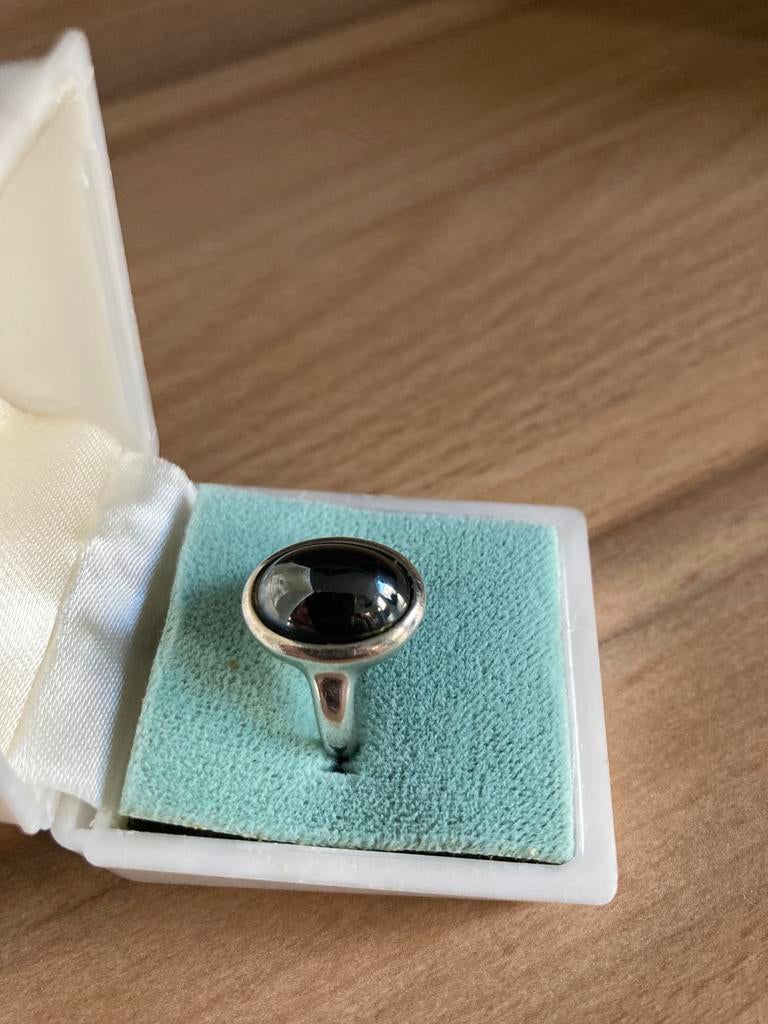 Ring zilver met Hematiet, Sieraden, Tassen en Uiterlijk, Ringen, 18 tot 19, Ophalen of Verzenden, Zo goed als nieuw, Dame