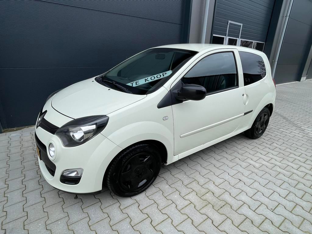 Renault Twingo 1.2 16V COLLECTION NW APK MET TREKHAAK, 839 kg, 74 pk, Zwart, 4 stoelen