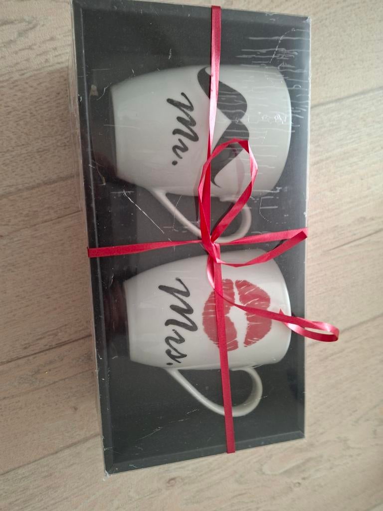 Mr. Mrs. Mokken, Huis en Inrichting, Ophalen of Verzenden, Aardewerk, Overige stijlen, Kop(pen) en/of Schotel(s)