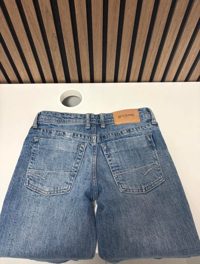 BDG Urban Outfitters Jeans - Maat W24, Ophalen of Verzenden, Zo goed als nieuw, Blauw, W27 (confectie 34) of kleiner