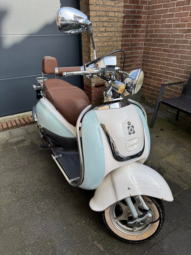 AGM Retro Scooter - Stijlvol en Betrouwbaar, Gebruikt, Benzine, Ophalen, Overige merken