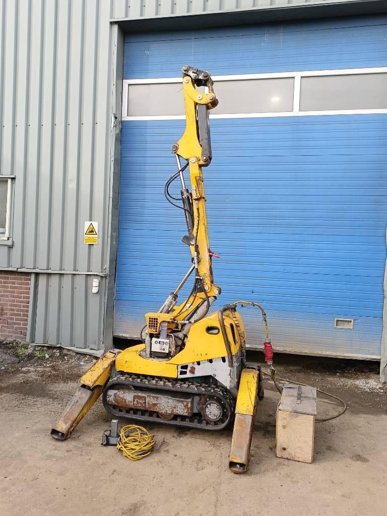 Brokk 90 husqvarna robot remote excavator digger bagger, Graafmachine
