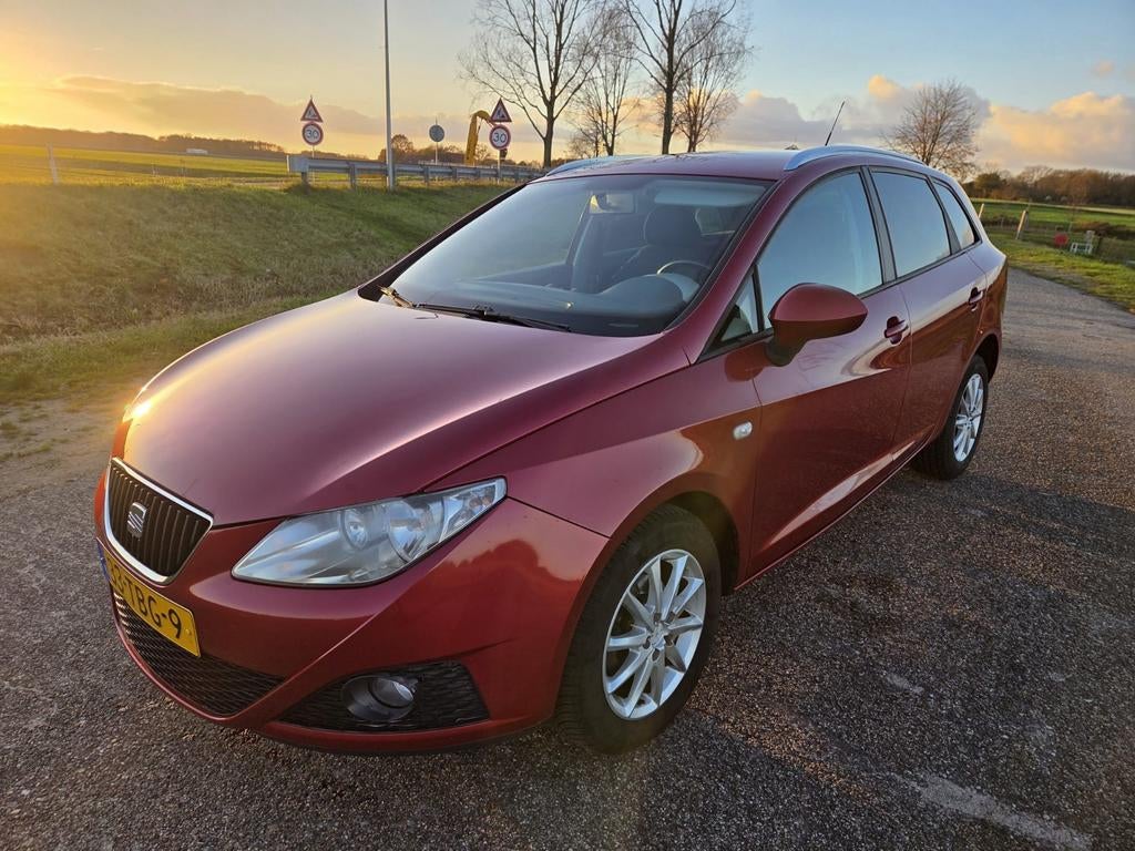 Seat Ibiza 1.2 TSI 77KW ST ((AUTOMAAT))2012 Rood, Auto's, Seat, Stof, Zwart, Origineel Nederlands, 19 km/l