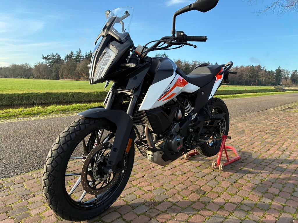 KTM 390 ADVENTURE NU MET APPLE/ANDRIOD CARPLAY