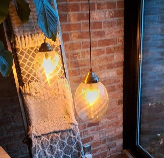 Glazen hanglamp met ingeslepen motief, Ophalen of Verzenden, Zo goed als nieuw, Glas, Minder dan 100 cm