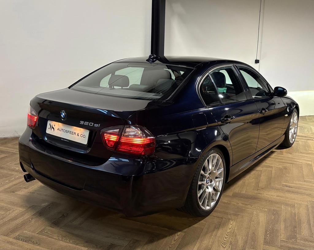 BMW 3-serie 320si PDC NAVI', Zwart, 4 cilinders, Alcantara, Zwart