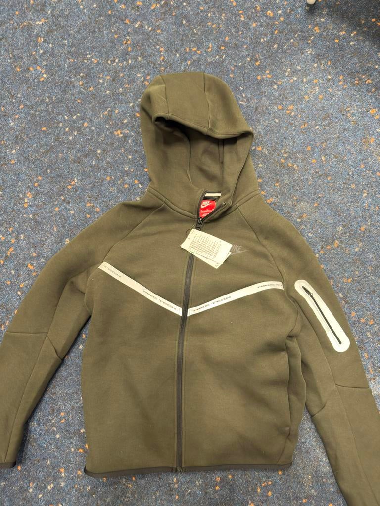 Nike Sportswear Tech Fleece, maat xl kids 150-170cm, Ophalen of Verzenden, Nieuw, Jongen of Meisje