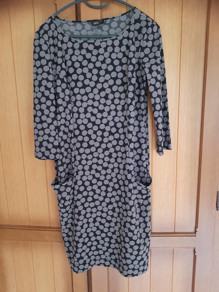 Jurk van Moq maat 40 travelstof, Moq, Verzenden, Zo goed als nieuw, Maat 38/40 (M)