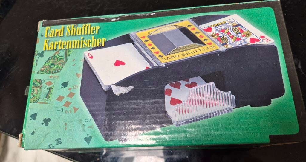 Automatische Kaartenschudder / Card Shuffler, Vijf spelers of meer, Ophalen of Verzenden, Nieuw, A.I.A.E.