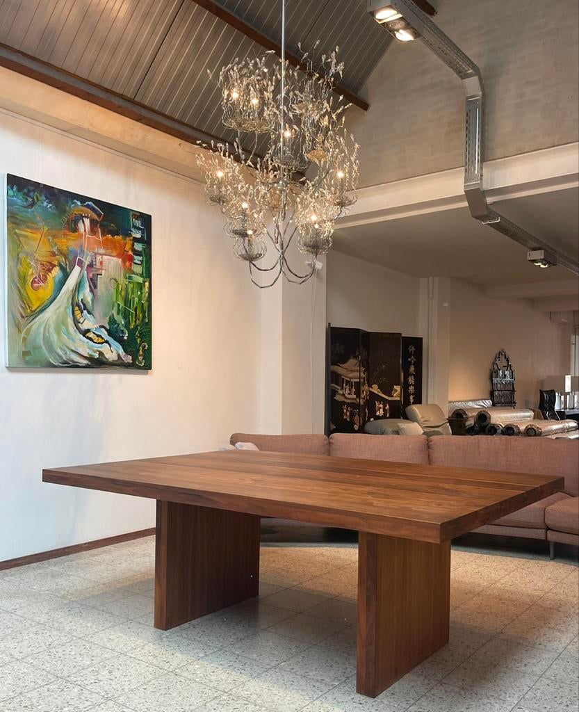 Eettafel Sapura massief noten (van der Donk), Ophalen, 100 tot 150 cm, 200 cm of meer, Zo goed als nieuw