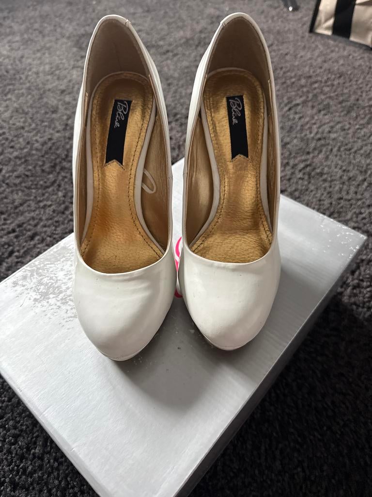 Witte pumps - 1x gedragen, Kleding | Dames, Schoenen, Ophalen of Verzenden, Gedragen, Wit, Pumps