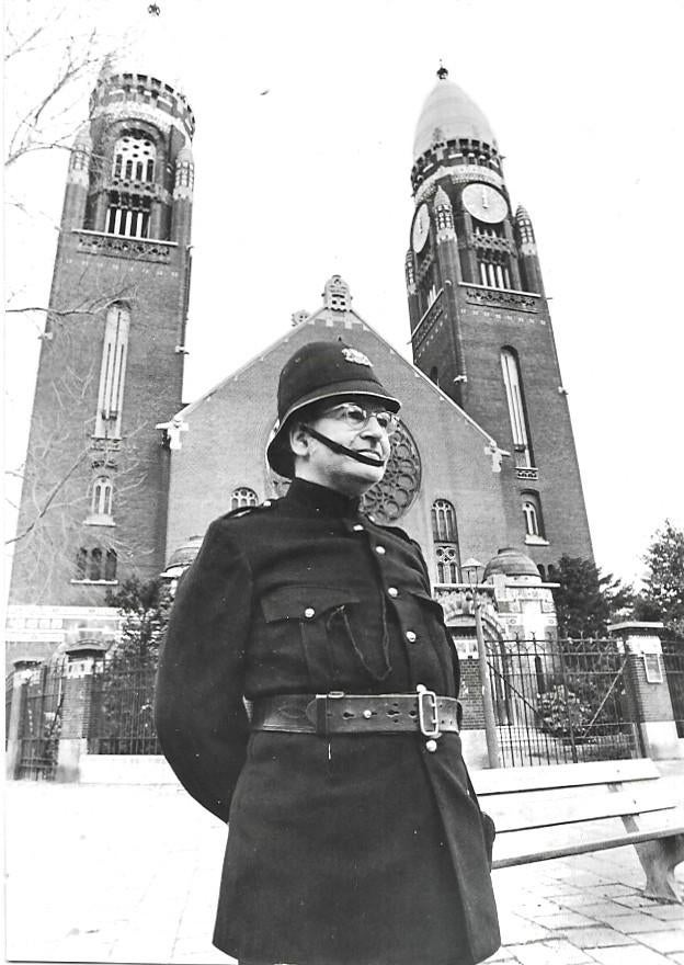 AK Rotterdam - Koninginnekerk met W. Pruikemaker in uniform, Ophalen of Verzenden, 1960 tot 1980, Ongelopen, Zuid-Holland