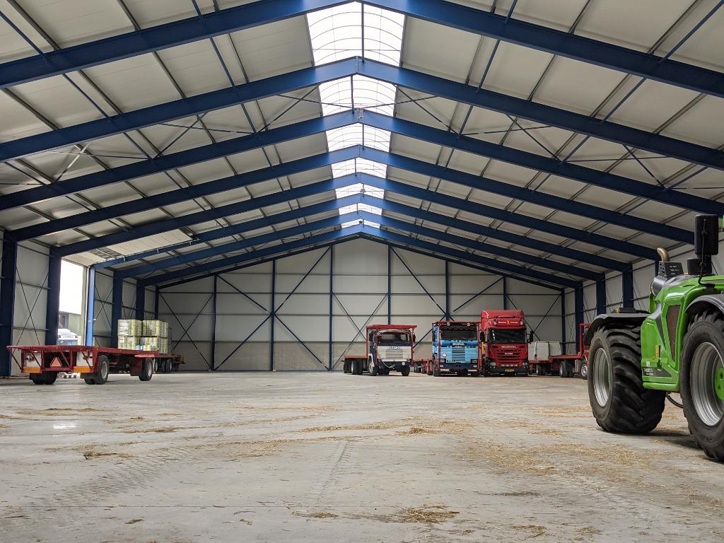 Opslagloods / stocking te huur te Bruinisse tot 2400 m2, Ophalen