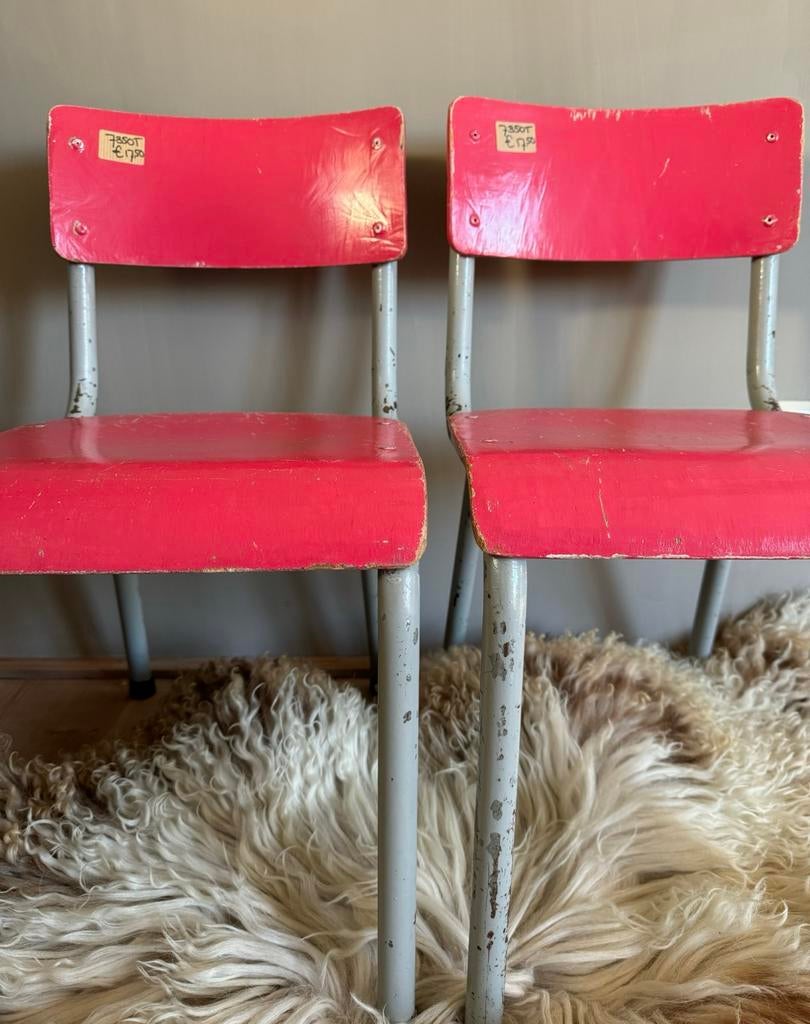 Oude schoolstoeltjes kinderstoeltjes stoeltjes, Ophalen