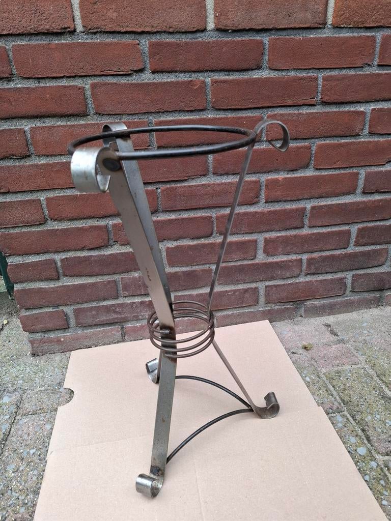 Vintage metalen bloempot planten standaard, Ophalen