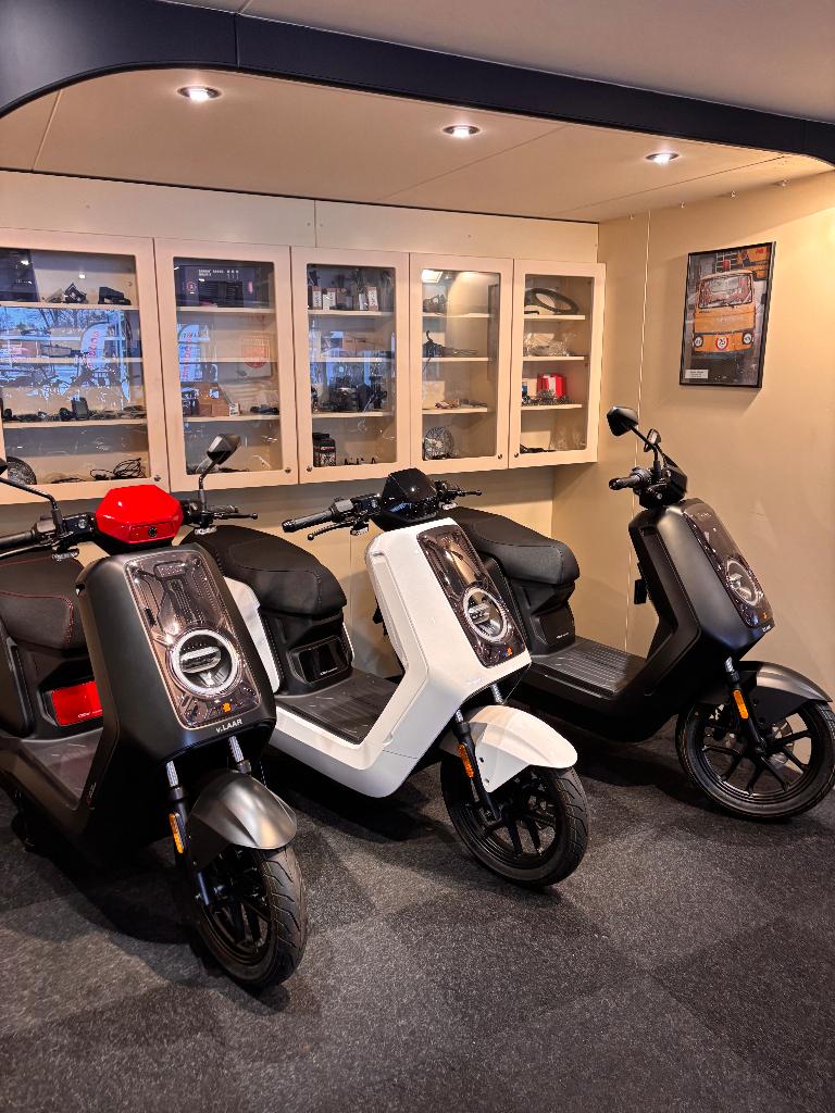 Niu NQIX Elektrische scooter Bromfiets Snorfiets op voorraad, Fietsen en Brommers, Ophalen, Nieuw, Elektrisch, Overige merken