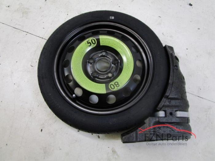 VW Golf 7 16 Inch Thuiskomer Met Schuim Gereedschap Krik, Ophalen of Verzenden, Nieuw, Band(en)