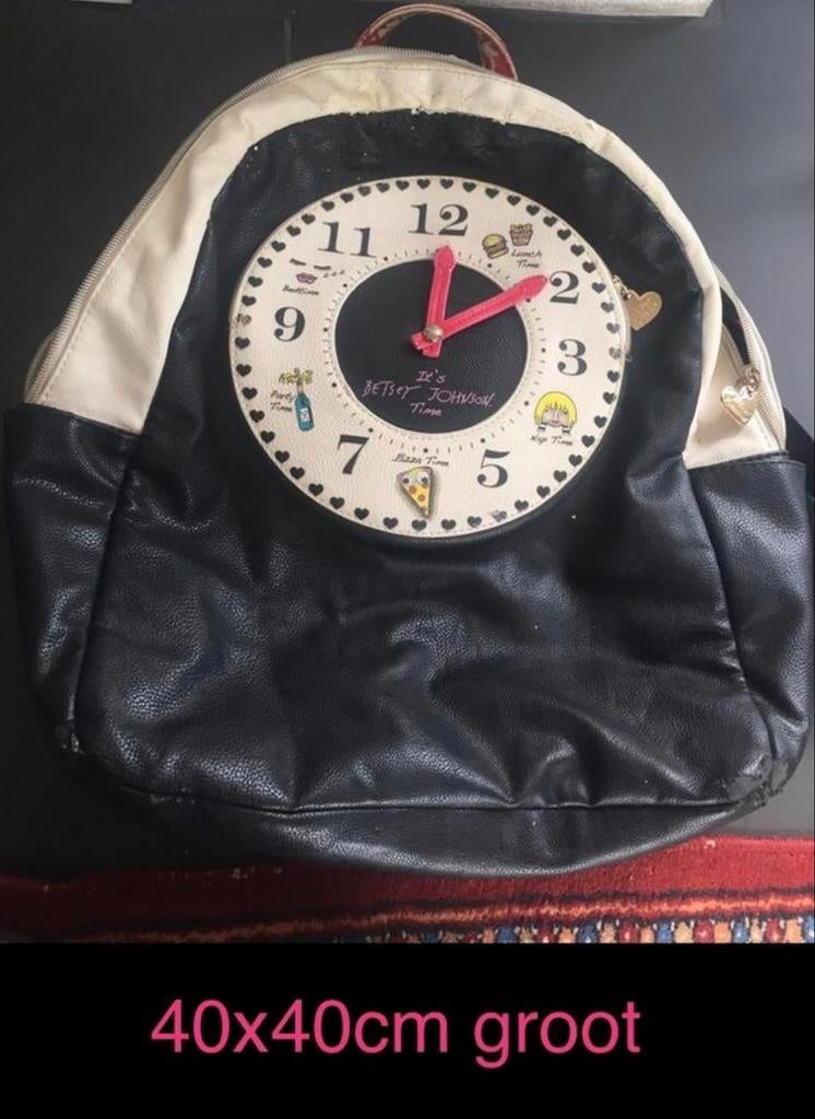 Leuke Betsey Johnson waterdicht klokjes hartjes rugzak 40x40, Overige merken, 40 cm of meer, Ophalen of Verzenden, Zo goed als nieuw