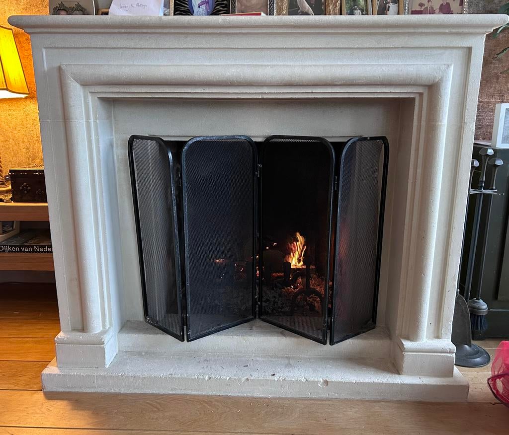 Schouw van lichte Kalksteen natuursteen open haard openhaard, Ophalen, Gebruikt, Vrijstaande haard, Houthaard