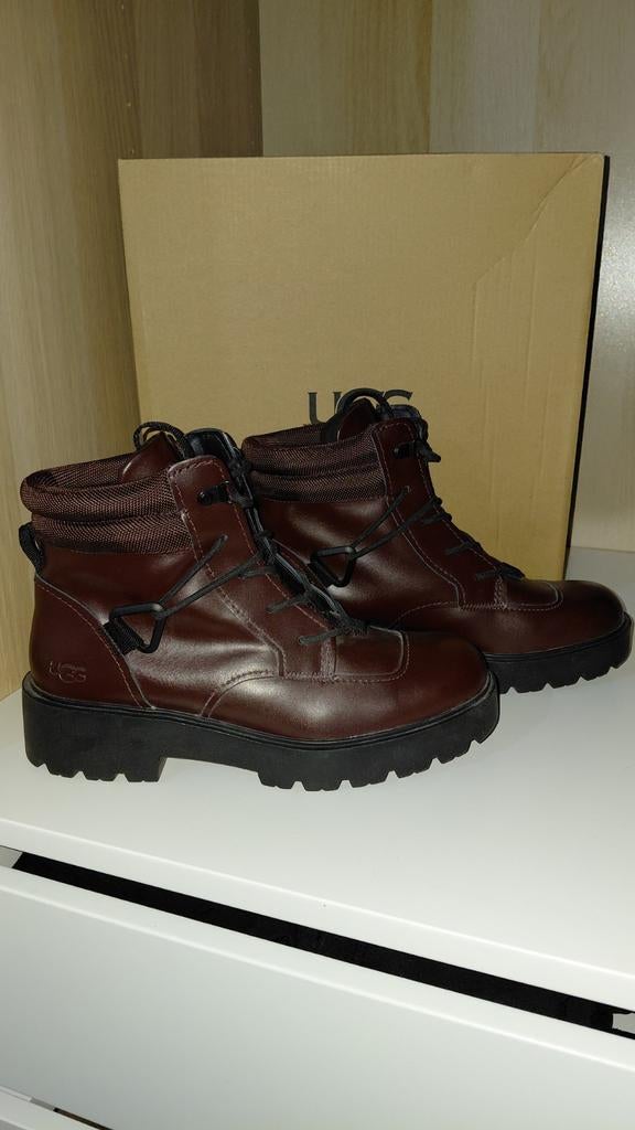 UGG red/brown boots size 9US/40EU new., Ophalen of Verzenden