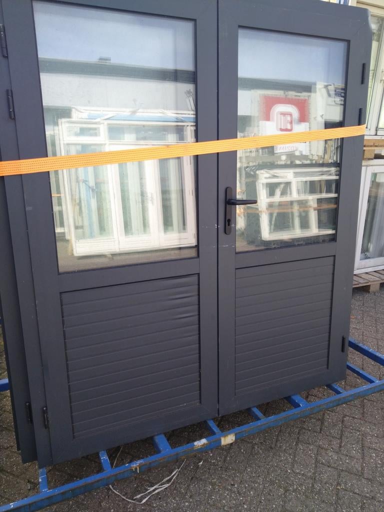 Dubbele garage deuren, Ophalen, Garagedeur, 120 cm of meer, 215 cm of meer