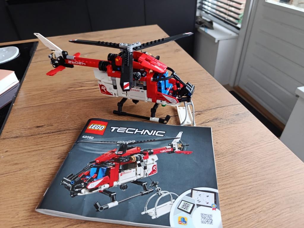 Lego Technic 42092 Reddingshelikopter - Compleet, Ophalen of Verzenden, Zo goed als nieuw, Complete set, Lego