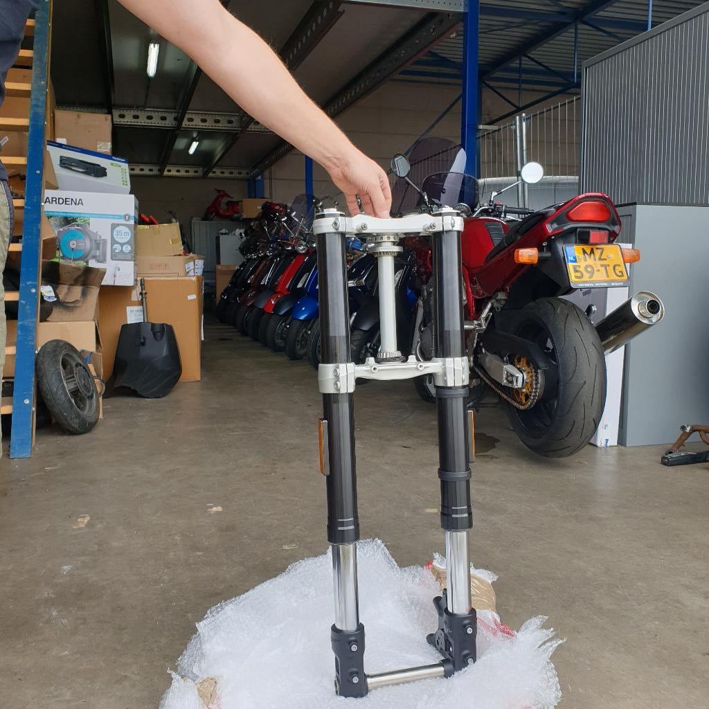 Voorvork KTM duke 690 afkomstig van een bouwjaar 2016 mod, Ophalen, Gebruikt, Overige typen, Piaggio