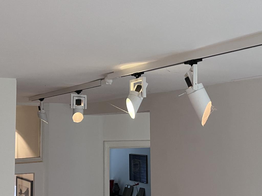 Kreon spanningsrail 480cm + 10 Diaposon spots, Ophalen, Gebruikt, Metaal of Aluminium, Plafondspot of Wandspot