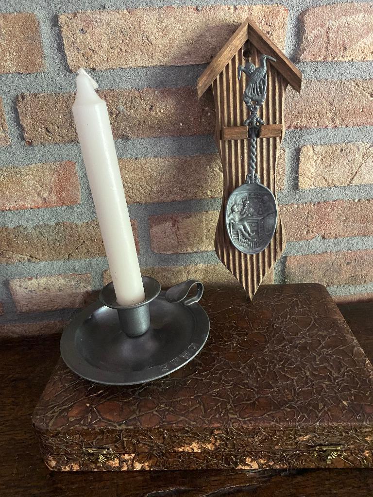 Brocante tinnen  blaker/ lepel in houten rekje, Ophalen of Verzenden