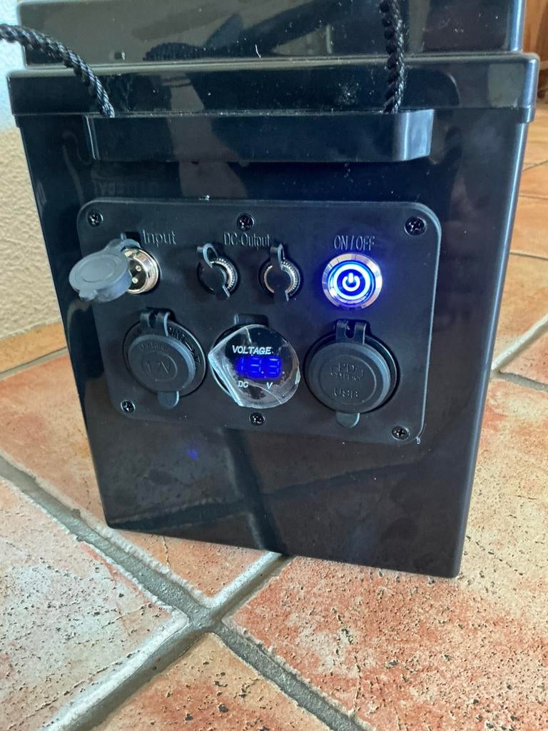 12 Volt 200Ah LiFePo4 Accu met LCD scherm of extra optie USB, Ophalen of Verzenden, Nieuw