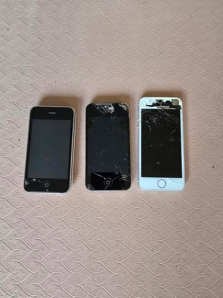 Iphones stuk, niet werkend, Audio, Tv en Foto, Mp3-spelers | Apple iPod, Ophalen of Verzenden, Niet werkend, Classic, 2 tot 10 GB