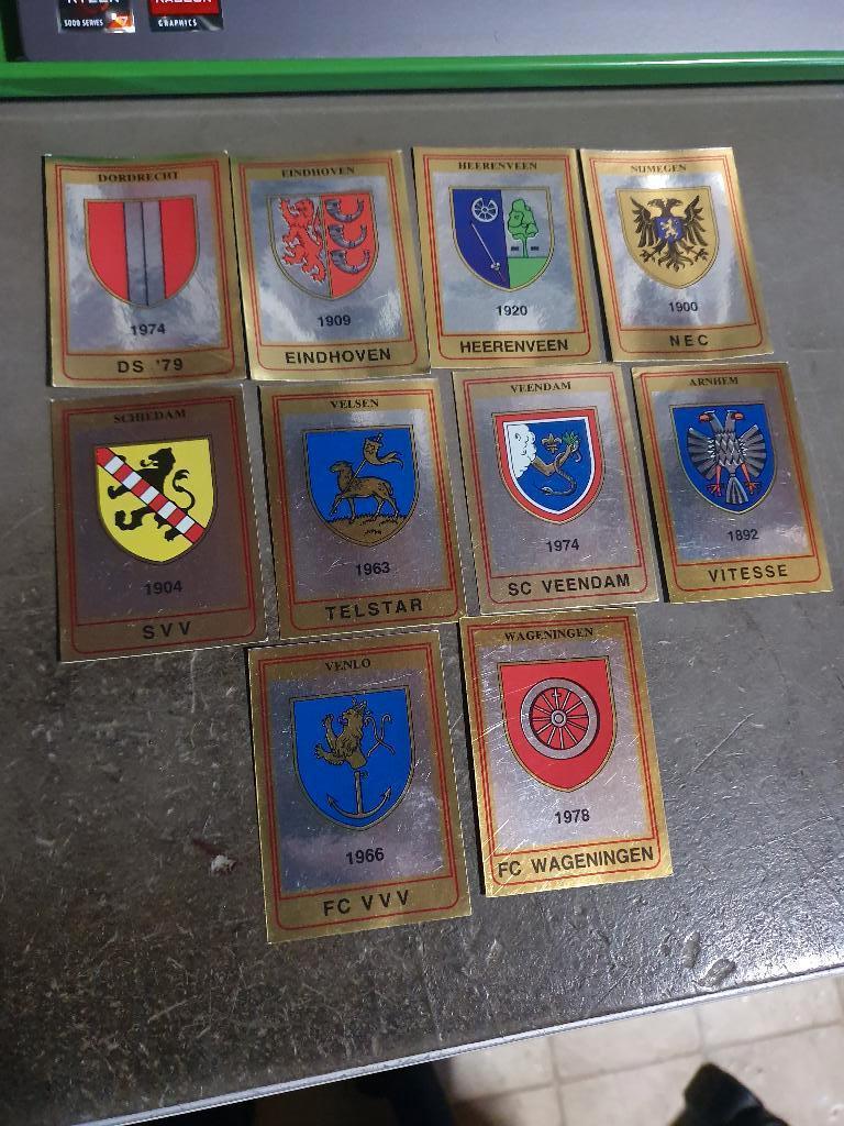 Panini Voetbal 85 10x logo Clubs zijn niet ingeplakt geweest, Verzamelen, Ophalen, Zo goed als nieuw, Overige binnenlandse clubs
